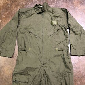 VTG military flight jump suit Mens Size XL Green
